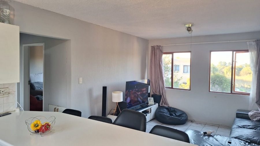To Let 2 Bedroom Property for Rent in Weltevreden Park Gauteng