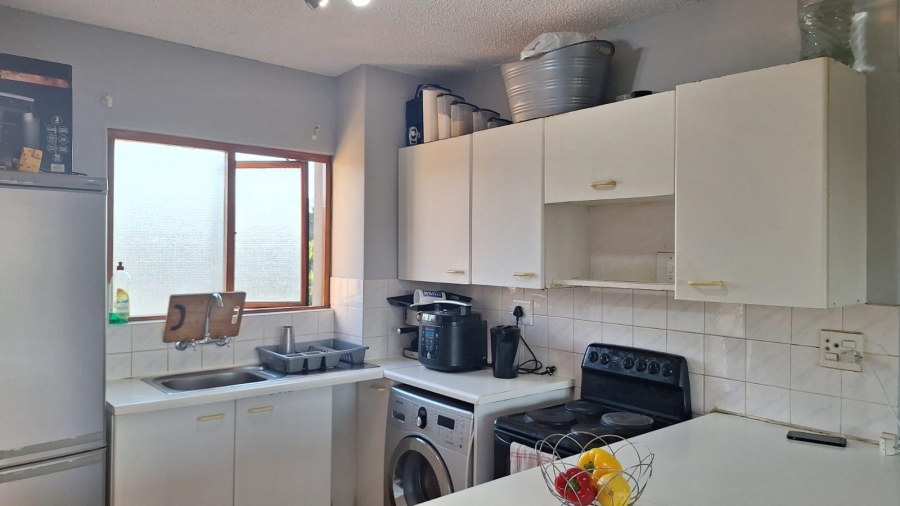 To Let 2 Bedroom Property for Rent in Weltevreden Park Gauteng