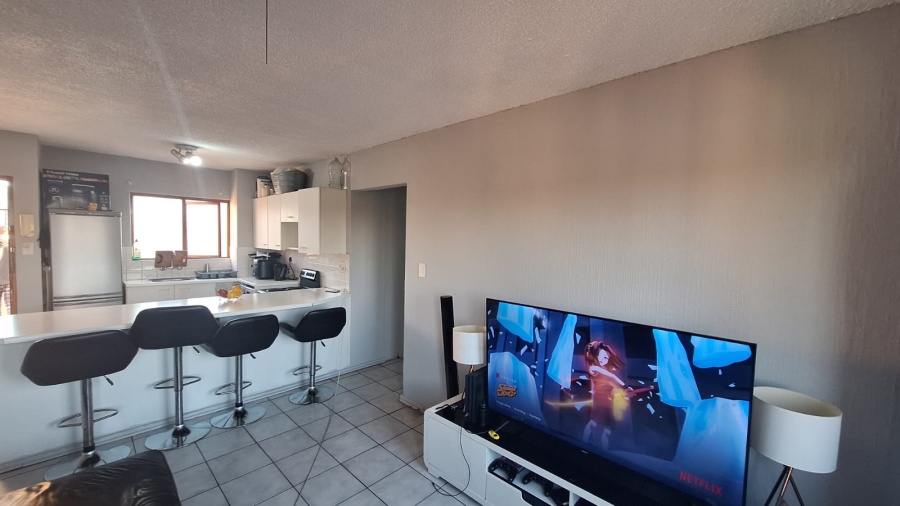 To Let 2 Bedroom Property for Rent in Weltevreden Park Gauteng
