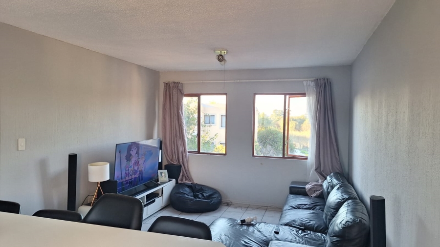 To Let 2 Bedroom Property for Rent in Weltevreden Park Gauteng