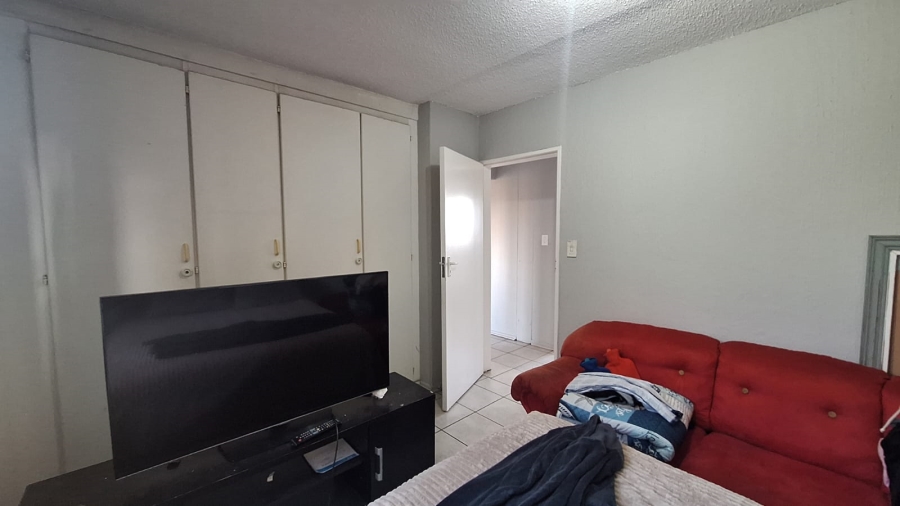 To Let 2 Bedroom Property for Rent in Weltevreden Park Gauteng