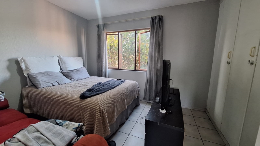 To Let 2 Bedroom Property for Rent in Weltevreden Park Gauteng