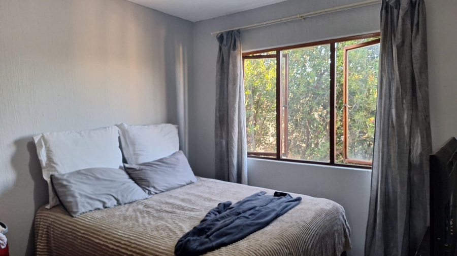 To Let 2 Bedroom Property for Rent in Weltevreden Park Gauteng