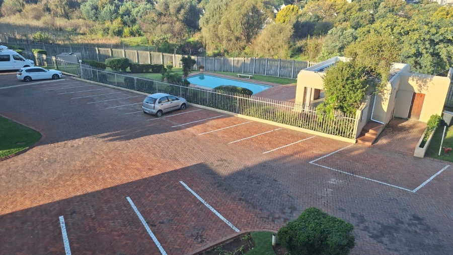 To Let 2 Bedroom Property for Rent in Weltevreden Park Gauteng