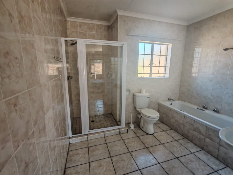 3 Bedroom Property for Sale in Rooihuiskraal North Gauteng