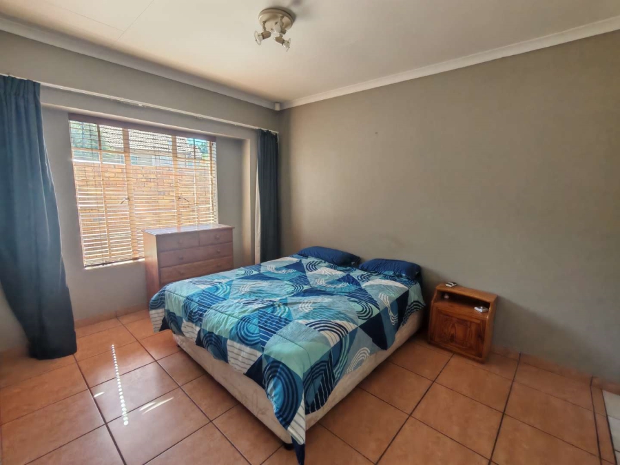 3 Bedroom Property for Sale in Rooihuiskraal North Gauteng