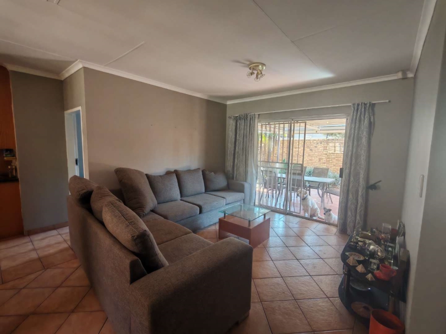 3 Bedroom Property for Sale in Rooihuiskraal North Gauteng