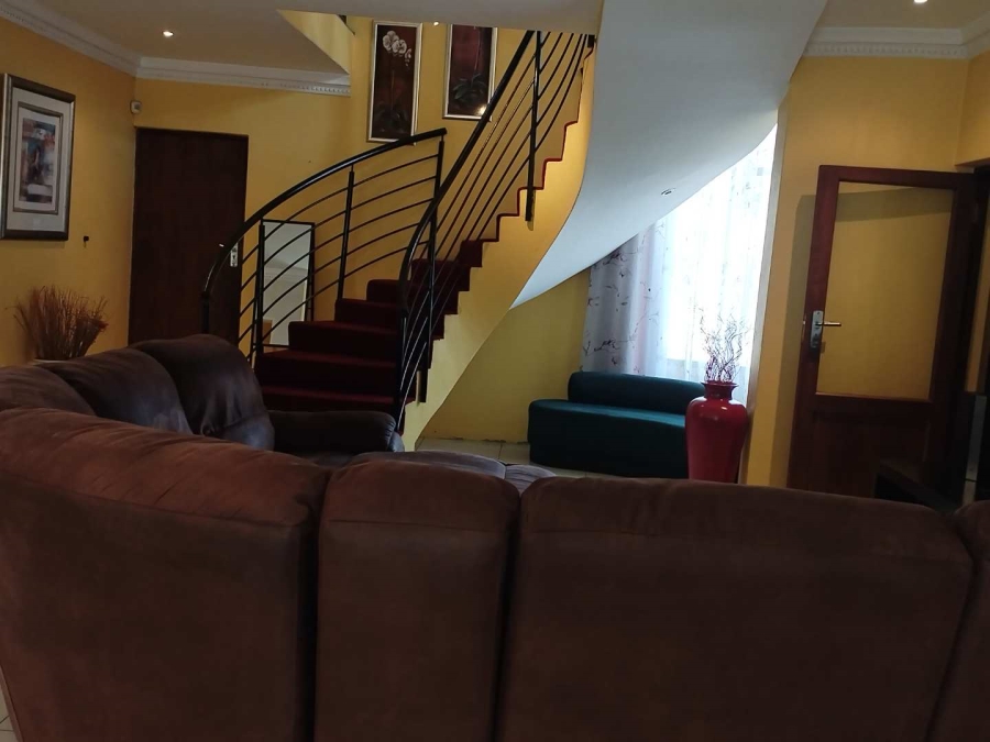 To Let 6 Bedroom Property for Rent in Silverton Gauteng