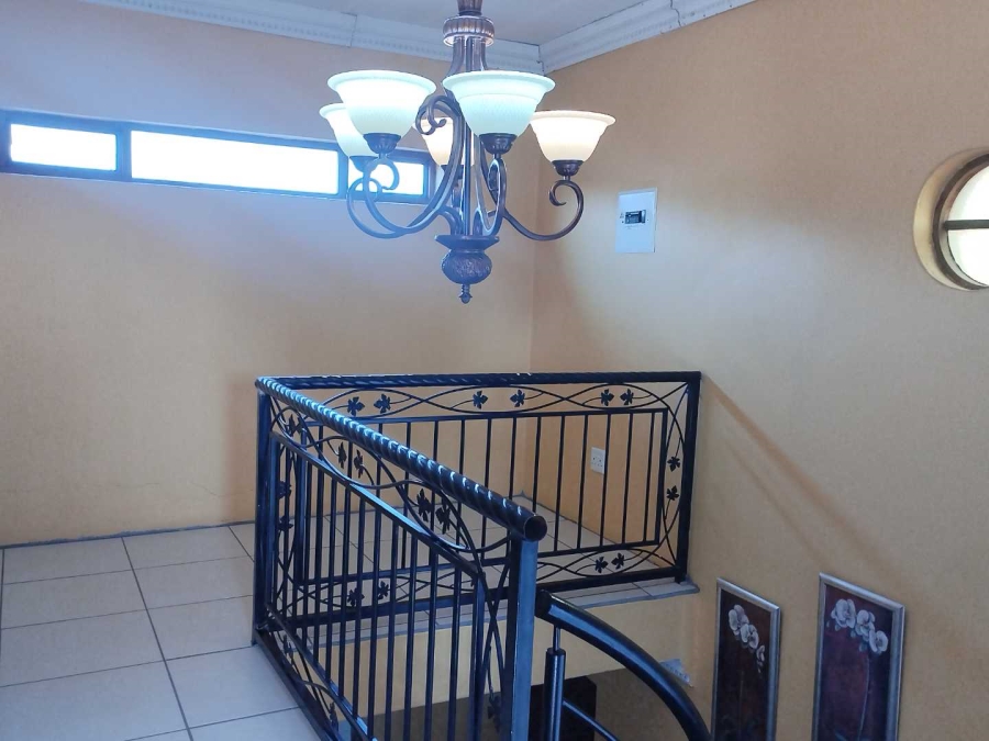 To Let 6 Bedroom Property for Rent in Silverton Gauteng