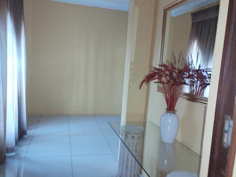 To Let 6 Bedroom Property for Rent in Silverton Gauteng