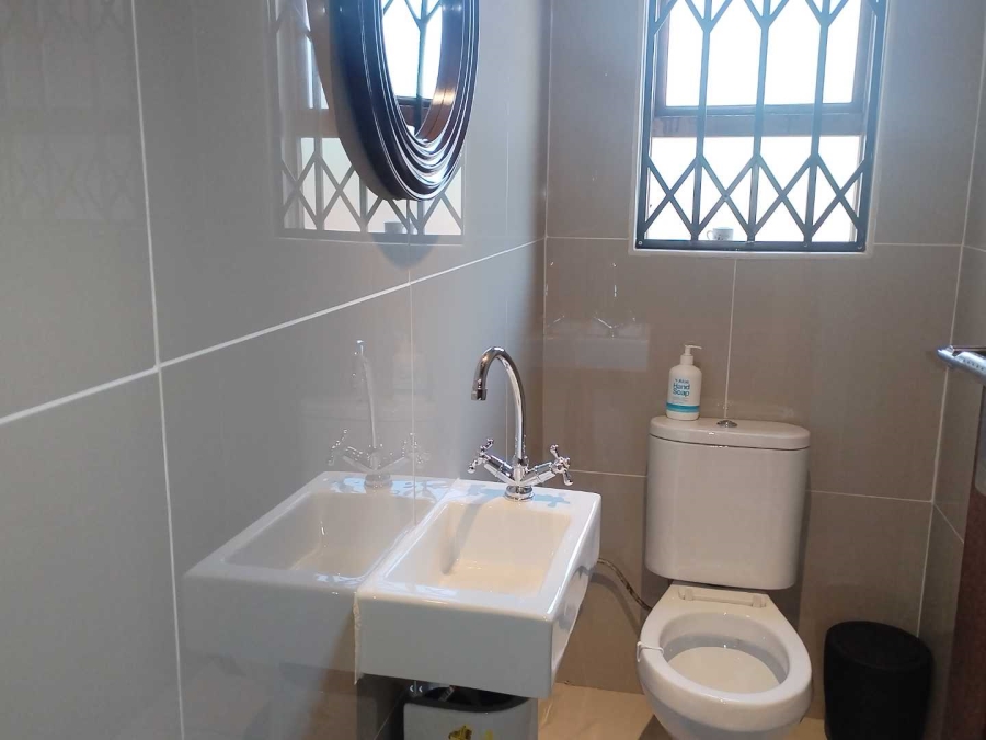 To Let 6 Bedroom Property for Rent in Silverton Gauteng