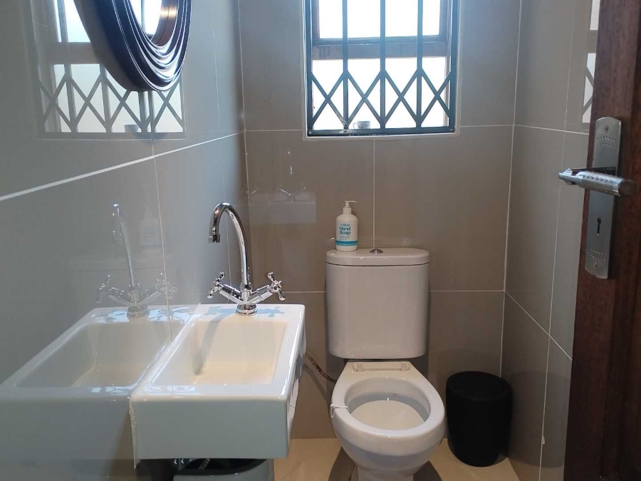 To Let 6 Bedroom Property for Rent in Silverton Gauteng