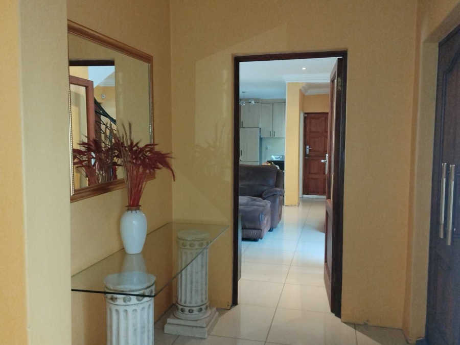 To Let 6 Bedroom Property for Rent in Silverton Gauteng