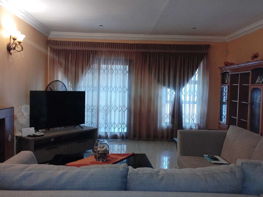 To Let 6 Bedroom Property for Rent in Silverton Gauteng