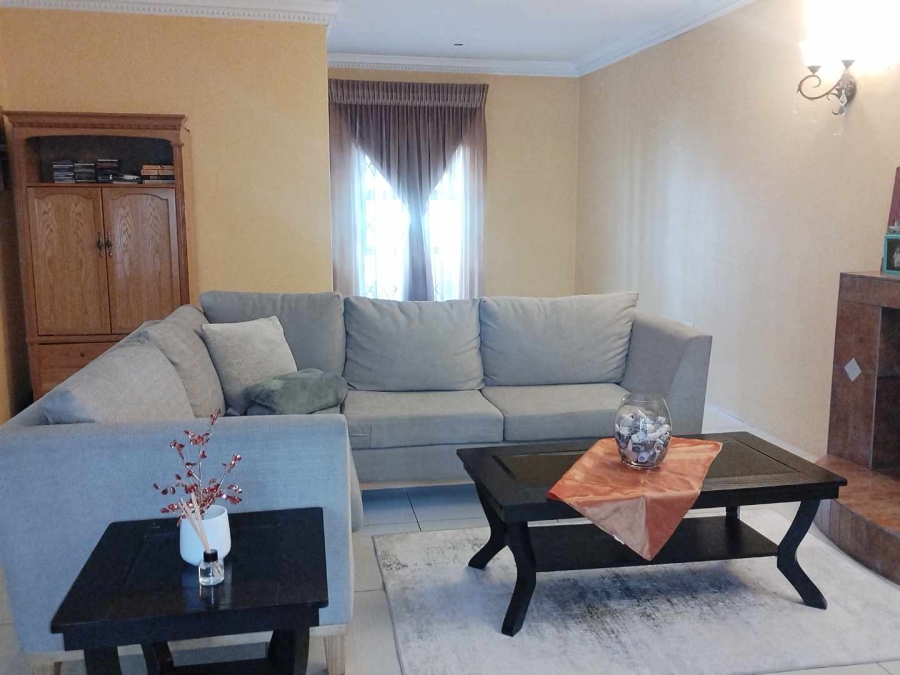 To Let 6 Bedroom Property for Rent in Silverton Gauteng