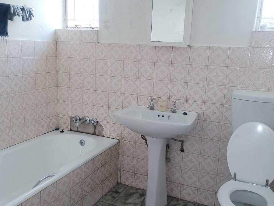 To Let 6 Bedroom Property for Rent in Silverton Gauteng