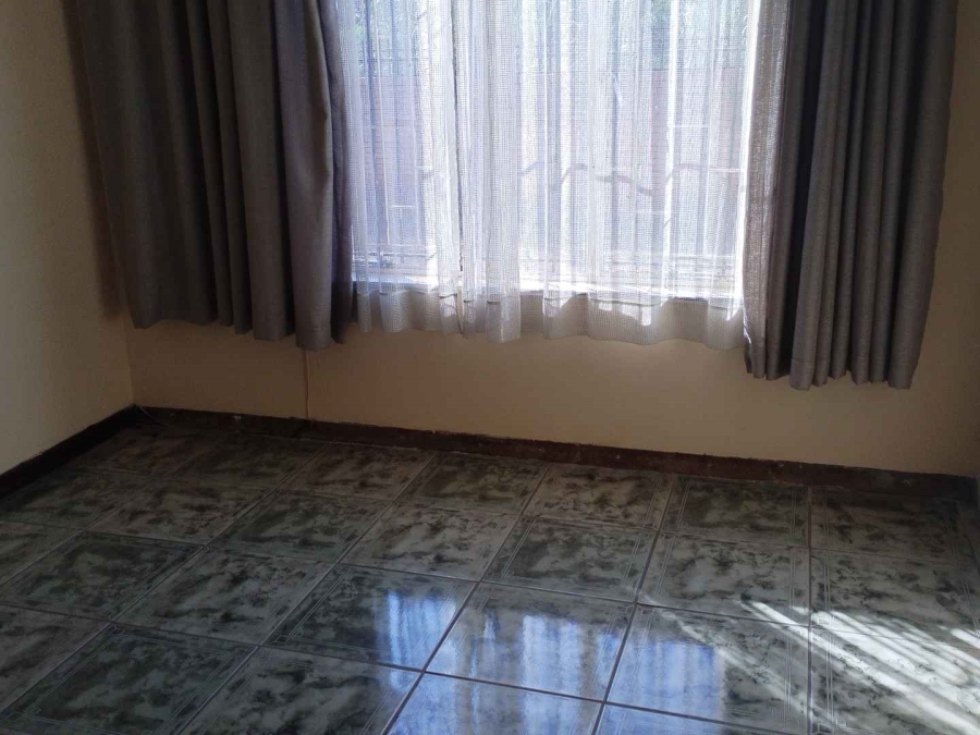 To Let 6 Bedroom Property for Rent in Silverton Gauteng