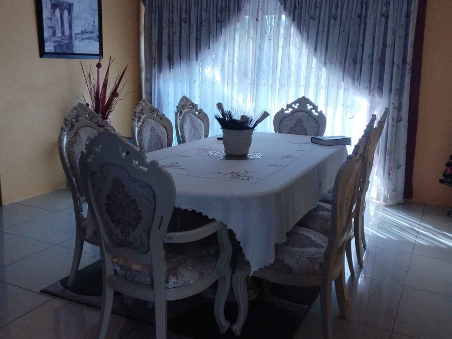 To Let 6 Bedroom Property for Rent in Silverton Gauteng