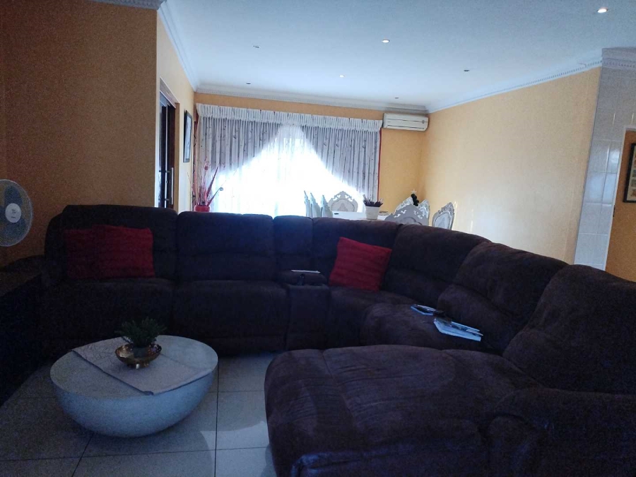 To Let 6 Bedroom Property for Rent in Silverton Gauteng