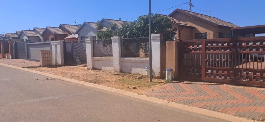 To Let 3 Bedroom Property for Rent in Soshanguve WW Gauteng