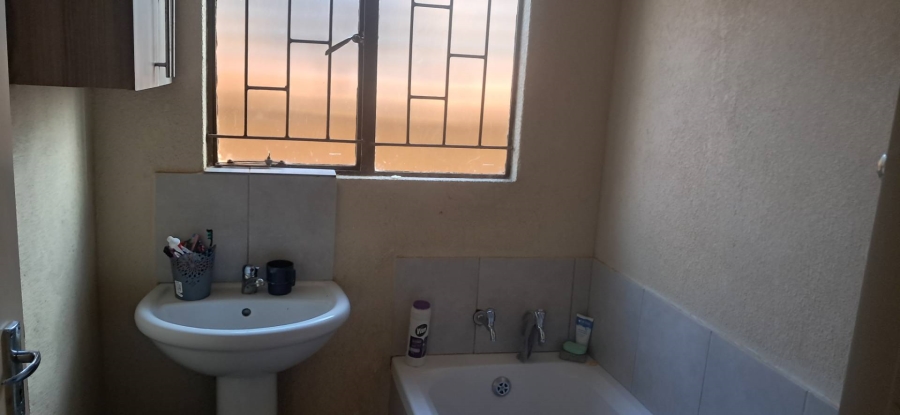 To Let 3 Bedroom Property for Rent in Soshanguve WW Gauteng