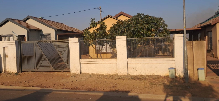 To Let 3 Bedroom Property for Rent in Soshanguve WW Gauteng