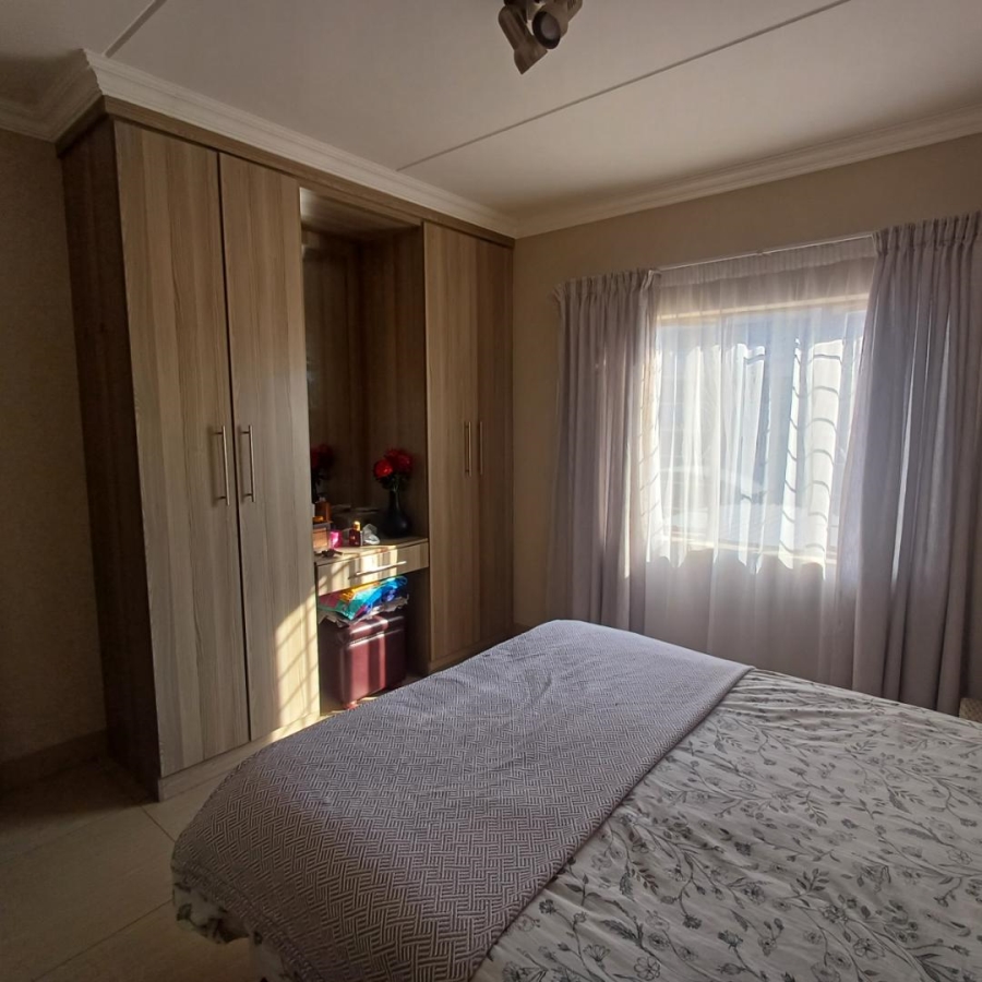 2 Bedroom Property for Sale in Moregloed Gauteng