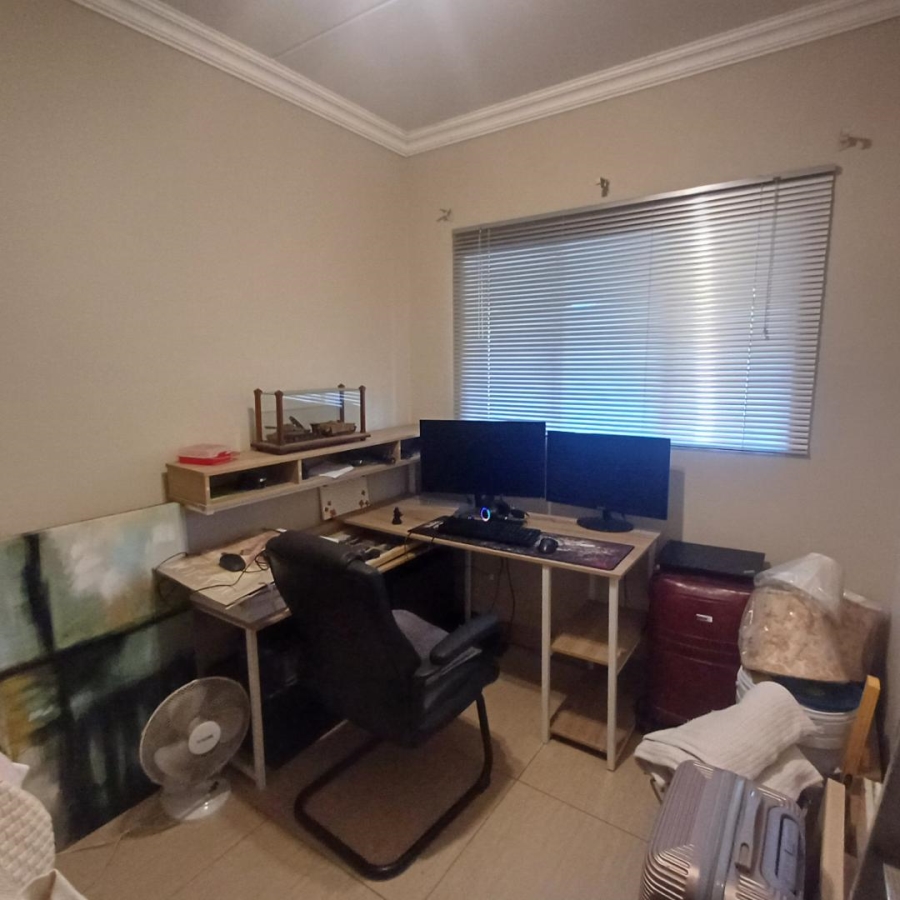 2 Bedroom Property for Sale in Moregloed Gauteng