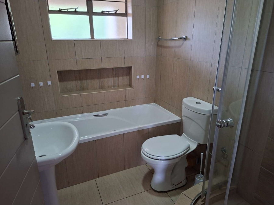 2 Bedroom Property for Sale in Waverley Gauteng