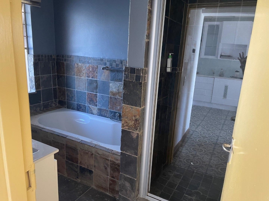 1 Bedroom Property for Sale in Sundowner Gauteng