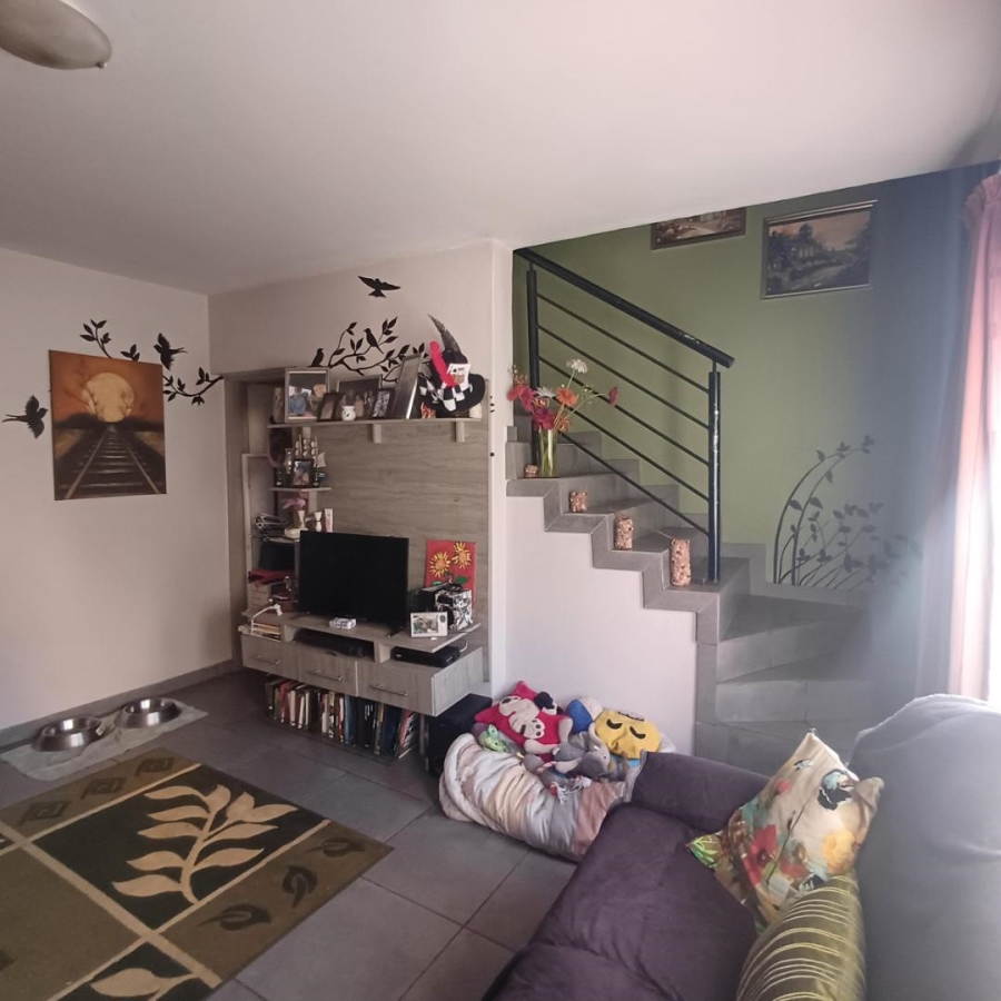 2 Bedroom Property for Sale in Annlin Gauteng