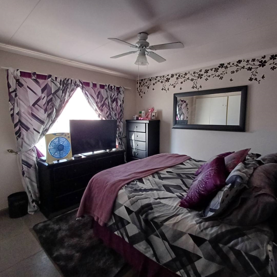 2 Bedroom Property for Sale in Annlin Gauteng