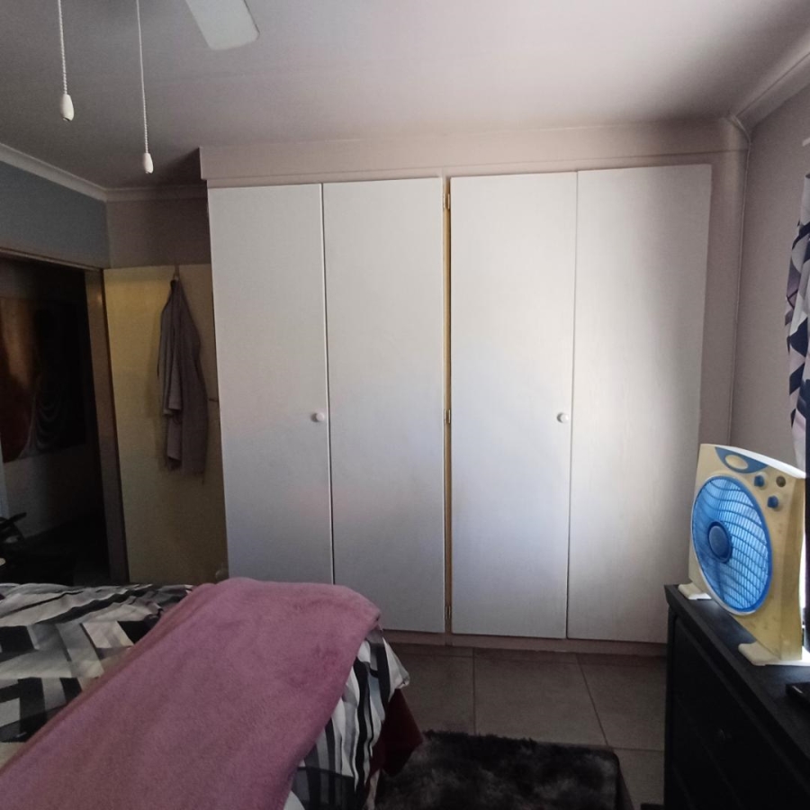2 Bedroom Property for Sale in Annlin Gauteng