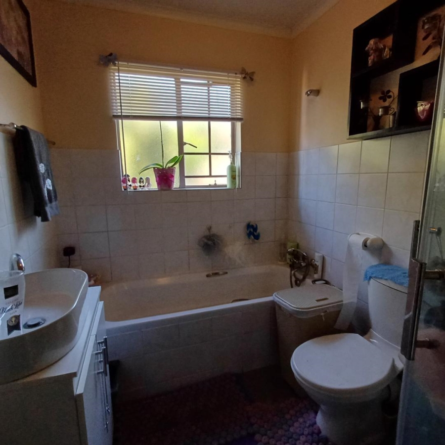 2 Bedroom Property for Sale in Annlin Gauteng