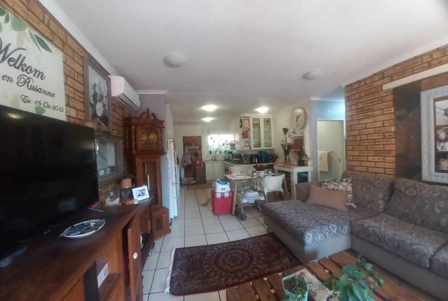 3 Bedroom Property for Sale in Glen Marais Gauteng