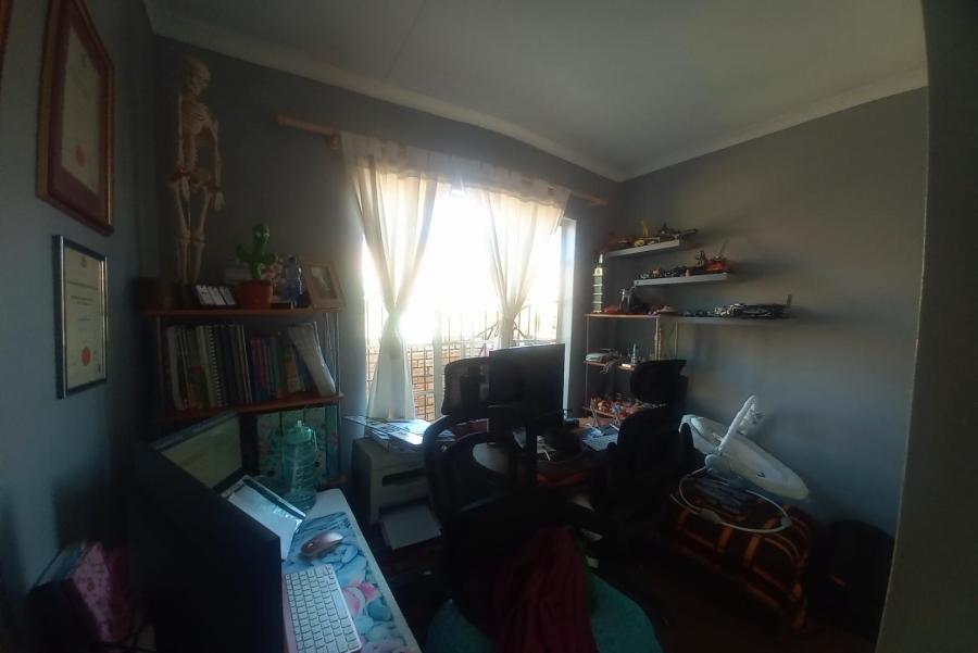 3 Bedroom Property for Sale in Glen Marais Gauteng