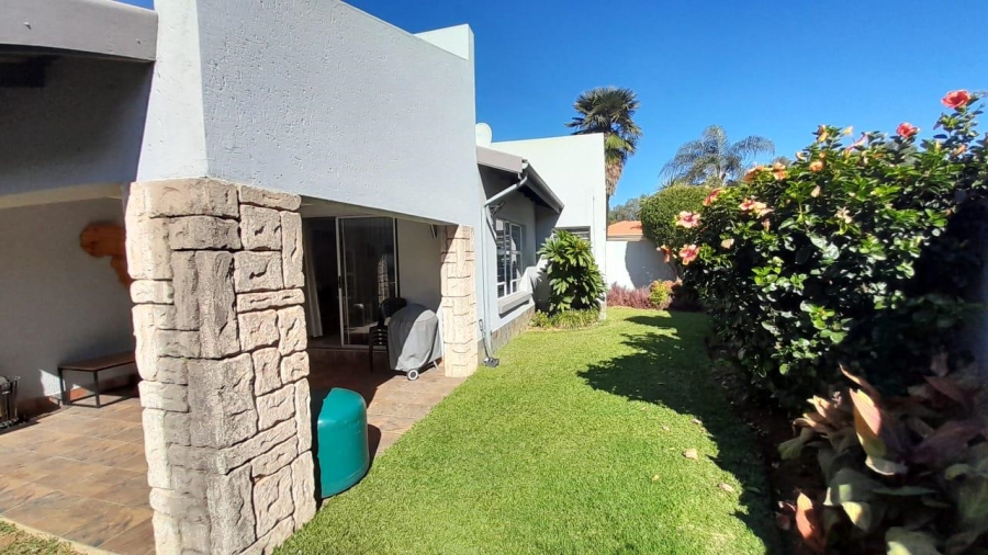4 Bedroom Property for Sale in Glen Marais Gauteng