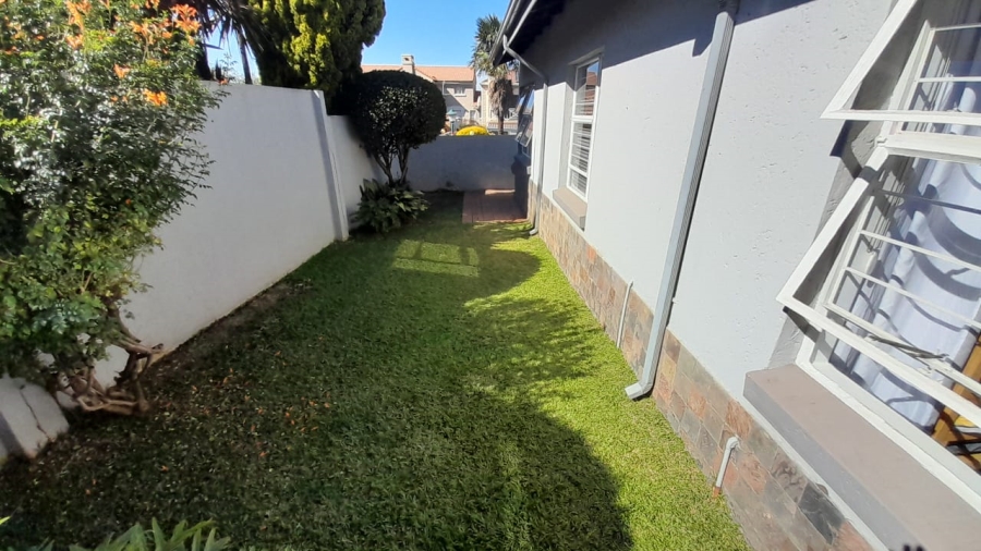 4 Bedroom Property for Sale in Glen Marais Gauteng