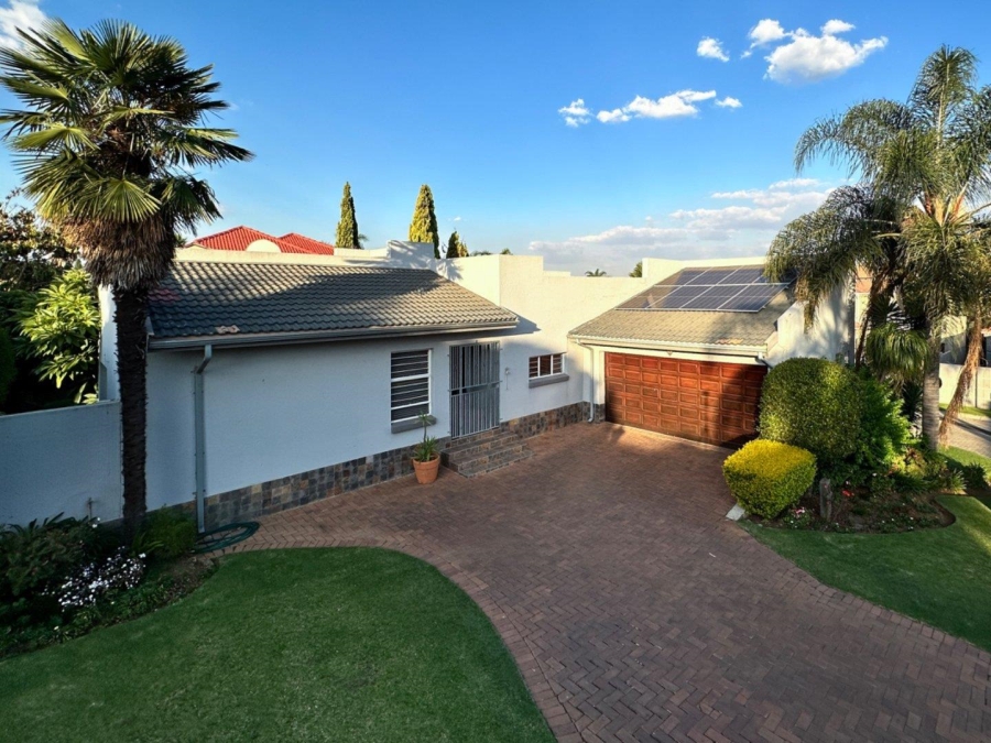 4 Bedroom Property for Sale in Glen Marais Gauteng