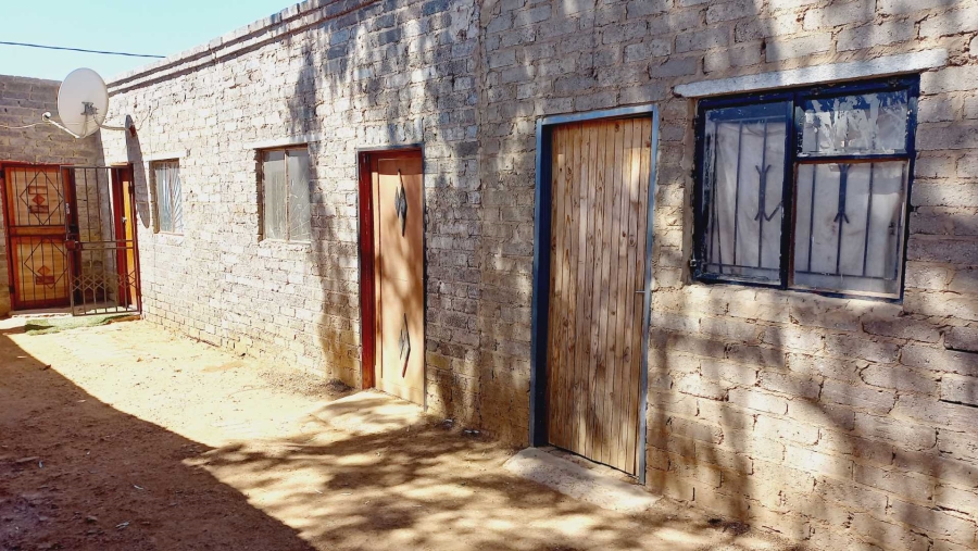 8 Bedroom Property for Sale in Orange Farm Gauteng