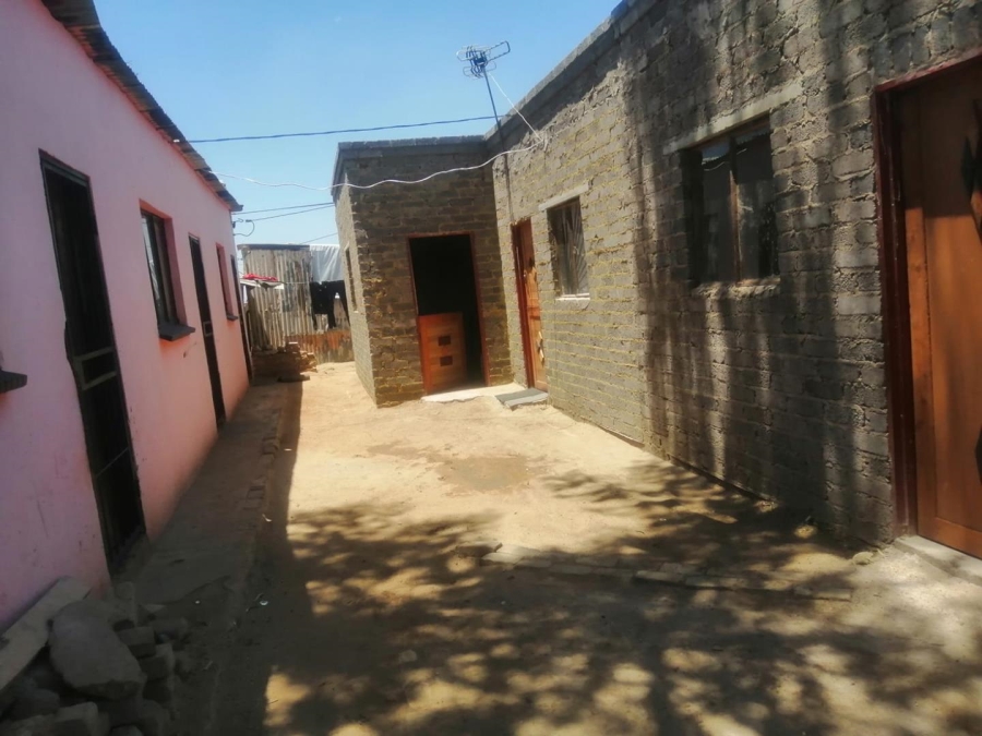 8 Bedroom Property for Sale in Orange Farm Gauteng