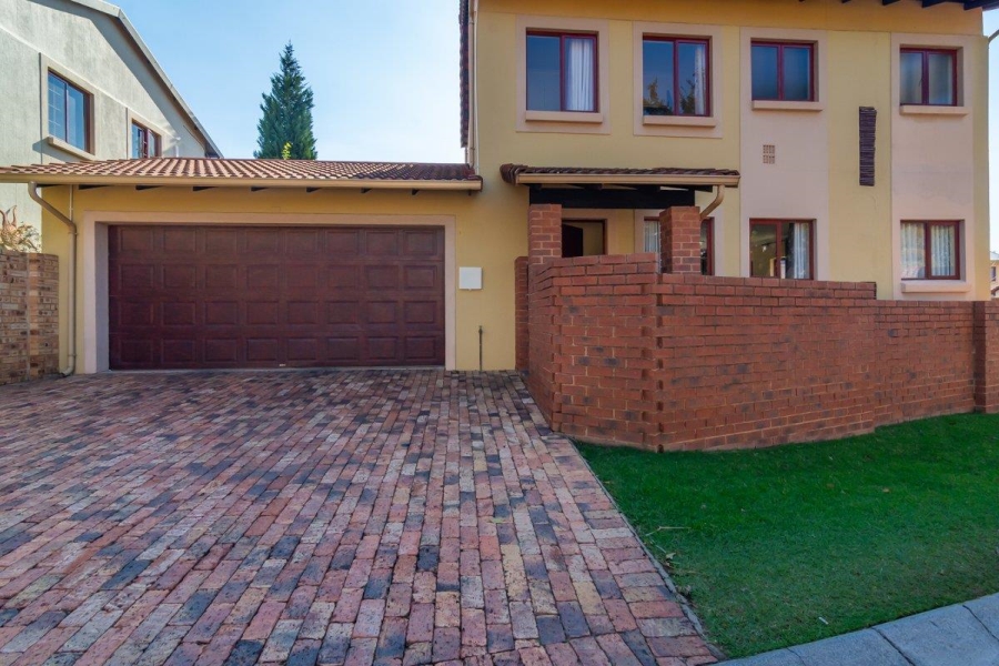 3 Bedroom Property for Sale in Roodepoort Gauteng