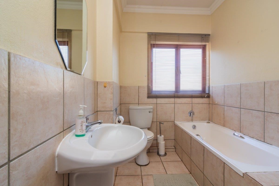 3 Bedroom Property for Sale in Roodepoort Gauteng