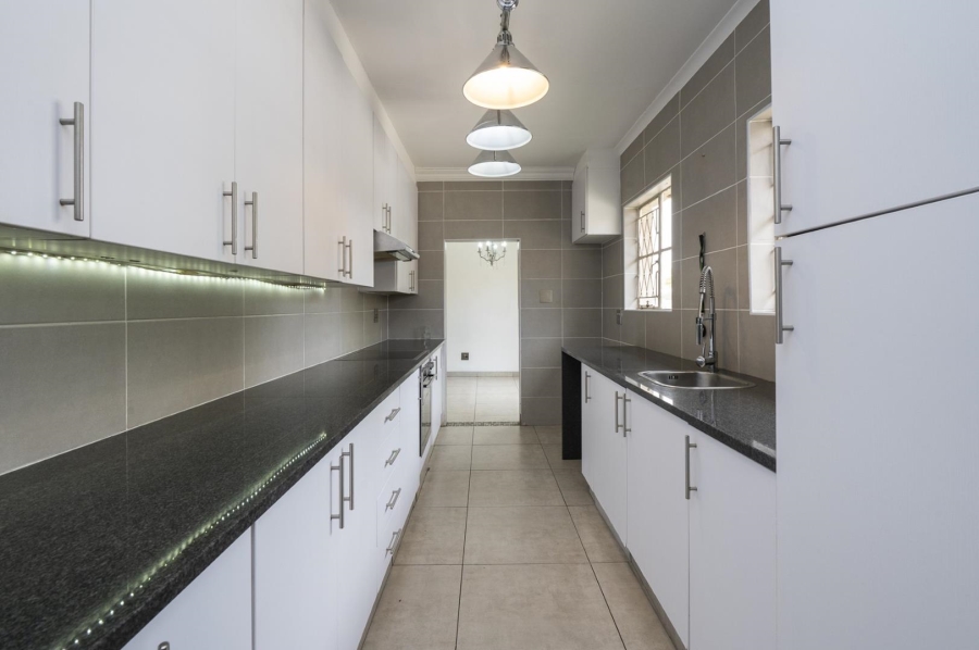 5 Bedroom Property for Sale in Brackenhurst Gauteng