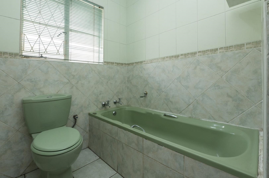 5 Bedroom Property for Sale in Brackenhurst Gauteng
