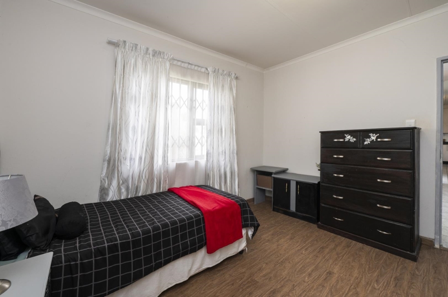 5 Bedroom Property for Sale in Brackenhurst Gauteng