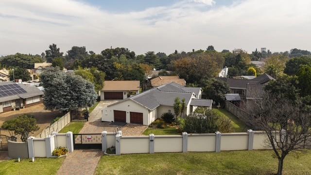 5 Bedroom Property for Sale in Brackenhurst Gauteng
