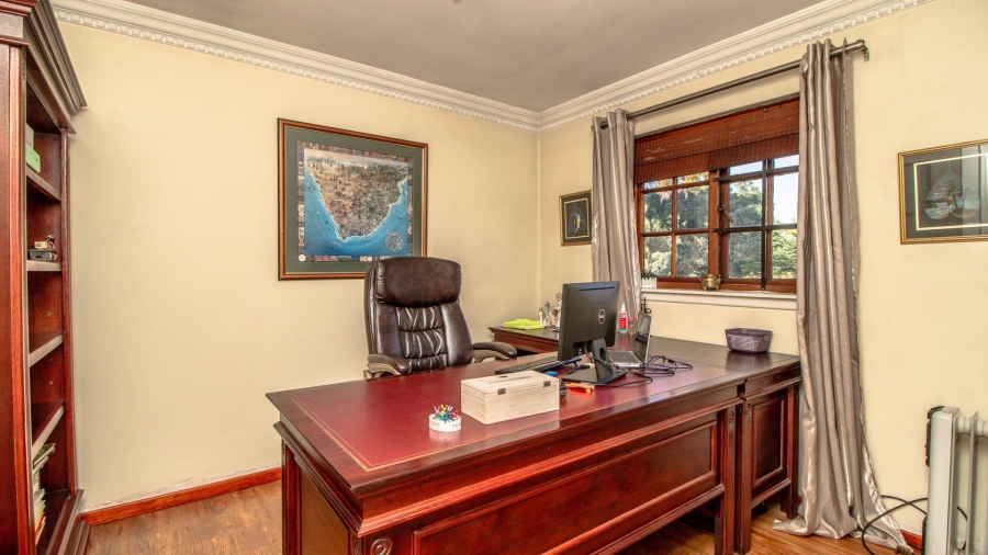 4 Bedroom Property for Sale in Lakefield Gauteng