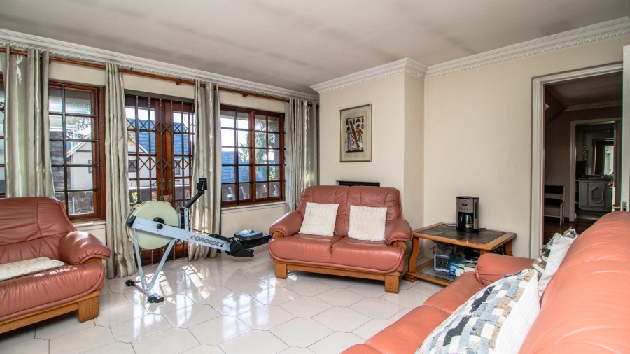 4 Bedroom Property for Sale in Lakefield Gauteng
