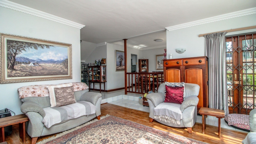 4 Bedroom Property for Sale in Lakefield Gauteng